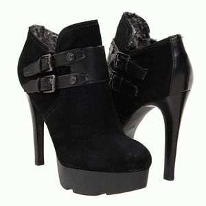 Guess Gwelnorre Boots sz 7